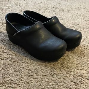 Dansko Professional Black Leather Clog 37 Slip On